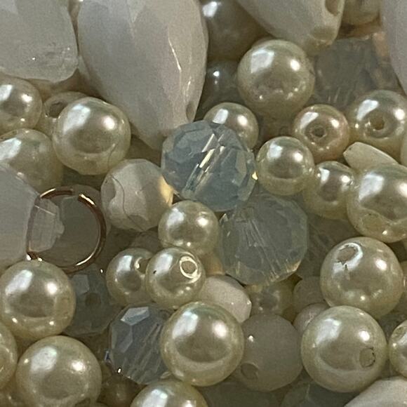 Lot Of Bead Craft Jewelry Making White Fashion Various Shape Style Size Media - Picture 4 of 6